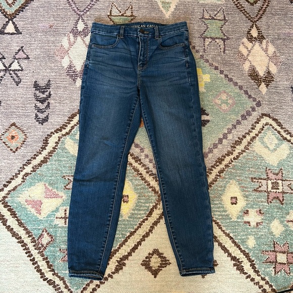 AMERICAN EAGLE CURVY HI-RISE JEGGING IN SIZE 6 - SHORT LENGTH - Picture 1 of 5